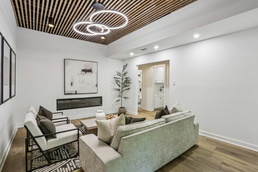 Spalding — a slatted timber ceiling carried over the seating group