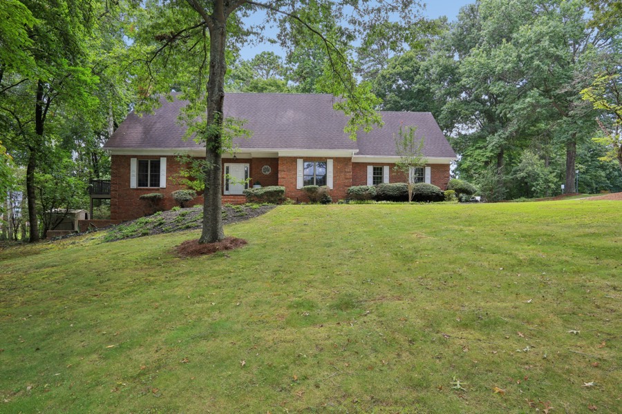 3410 Donegal Way, Snellville — Front exterior