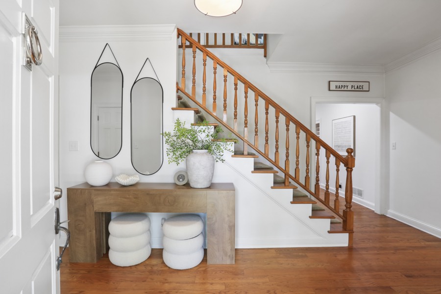 3410 Donegal Way, Snellville — Entry foyer